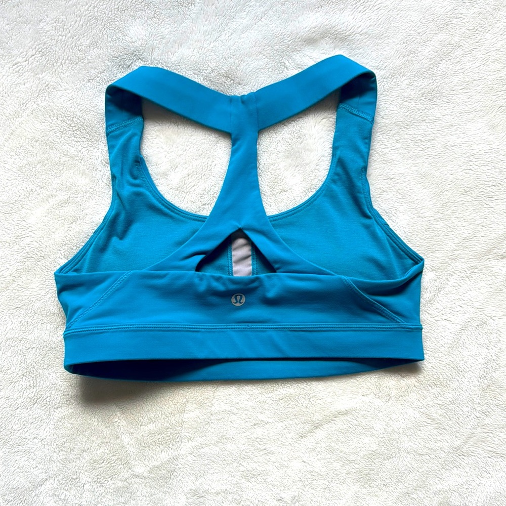 LULULEMON— Size 6, Y-back - Picture 2 of 4